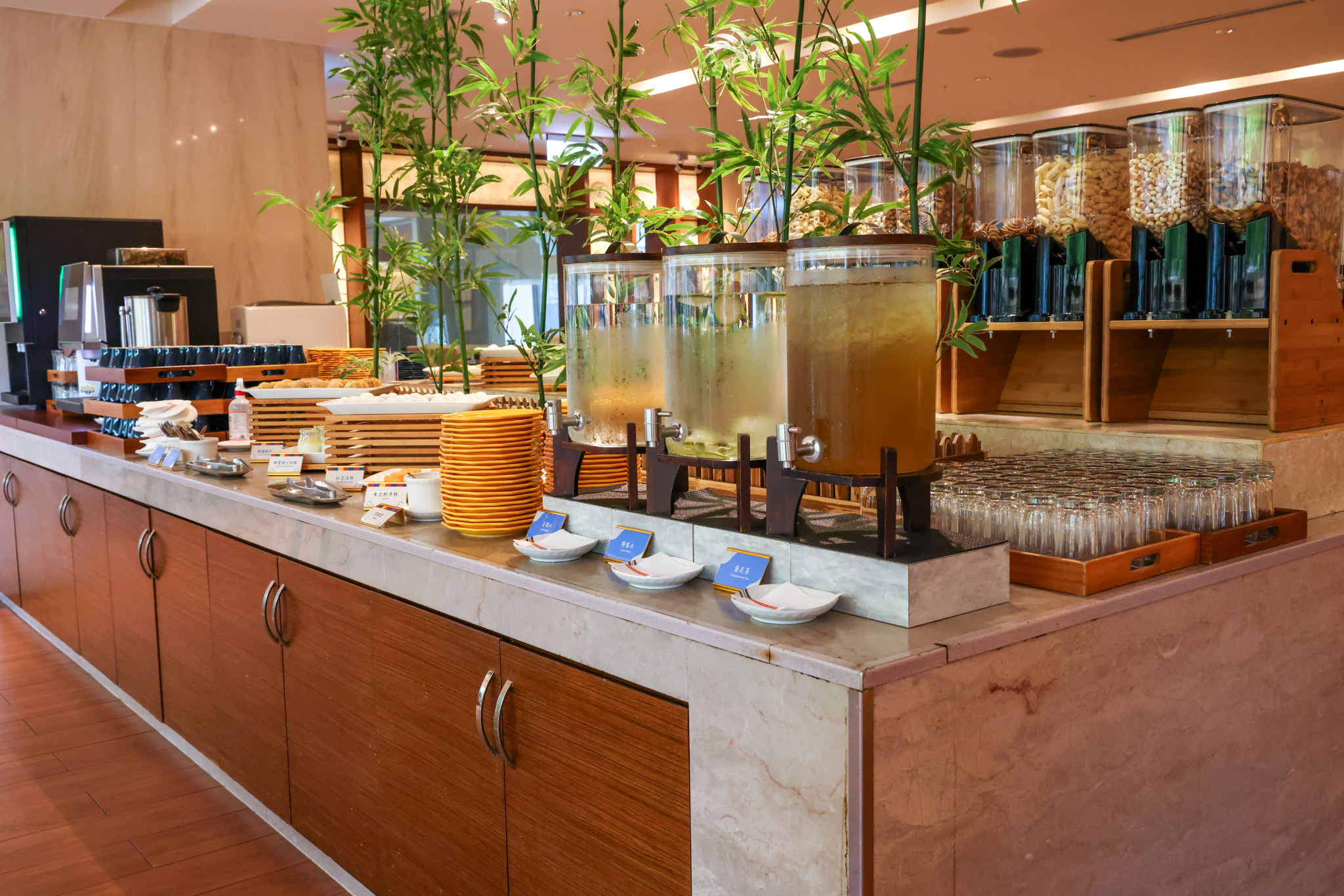 宜蘭住宿推薦,宜蘭吃到飽推薦,宜蘭泡湯,宜蘭美食,宜蘭親子住宿,礁溪必吃,礁溪美食,礁溪長榮鳳凰酒店,礁溪長榮鳳凰酒店房價,礁溪長榮鳳凰酒店自助餐 @陳小可的吃喝玩樂 礁溪長榮鳳凰酒店房價,宜蘭住宿推薦, 宜蘭吃到飽推薦, 宜蘭泡湯, 宜蘭泡湯一日遊, 宜蘭美食, 宜蘭親子住宿礁溪必吃, 礁溪美食, 礁溪長榮鳳凰酒店, 礁溪長榮鳳凰酒店自助餐