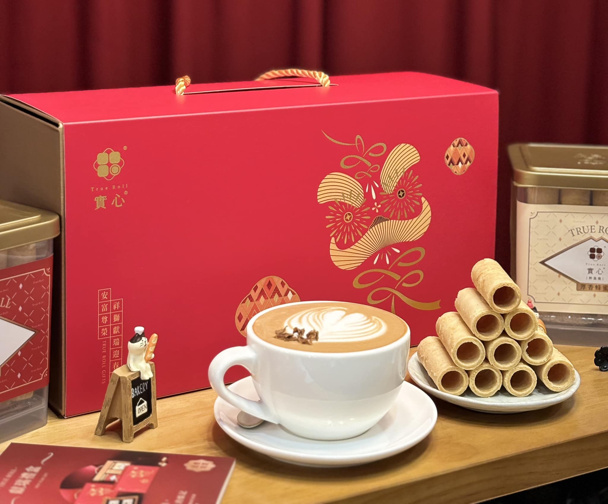 實心蛋捲台北,台北伴手禮,台北美食,實心蛋捲, 小小兵聯名蛋捲, 小小兵蛋捲, 台北彌月禮盒,東區美食,實心蛋捲宅配, 海鹽焦糖香蕉, 獻瑞粹蛋捲禮盒, 立頓奶茶蛋捲,台北春節禮盒推薦