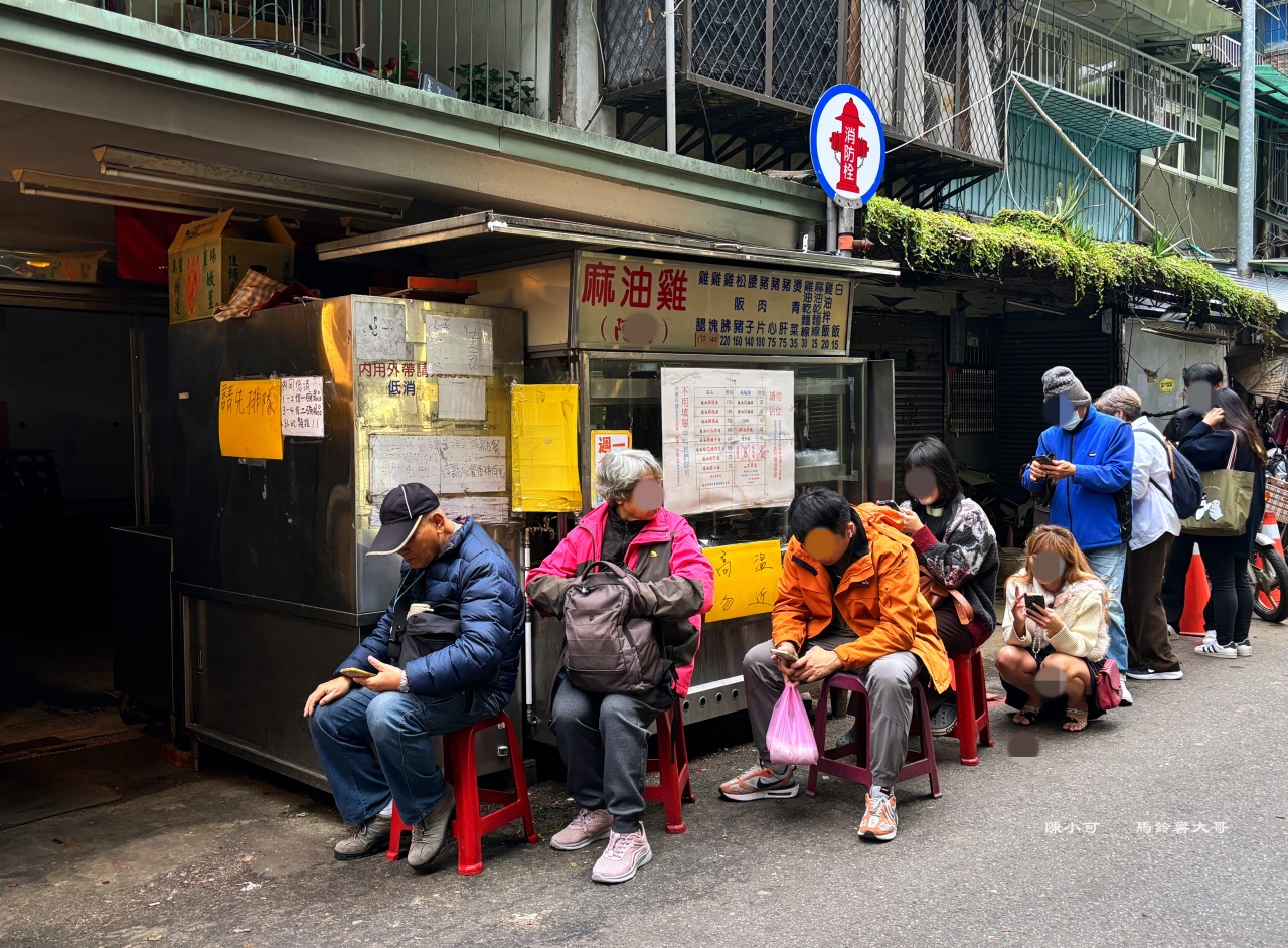 【南機場美食】阿男麻油雞 營業時間沒到就排隊！米其林推薦小吃