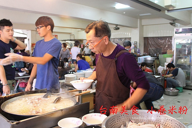 【台南】小卷米粉，國華街 【台南美食小吃推薦】小卷米粉，國華街小吃，老闆有明星臉~好吃的小卷米粉