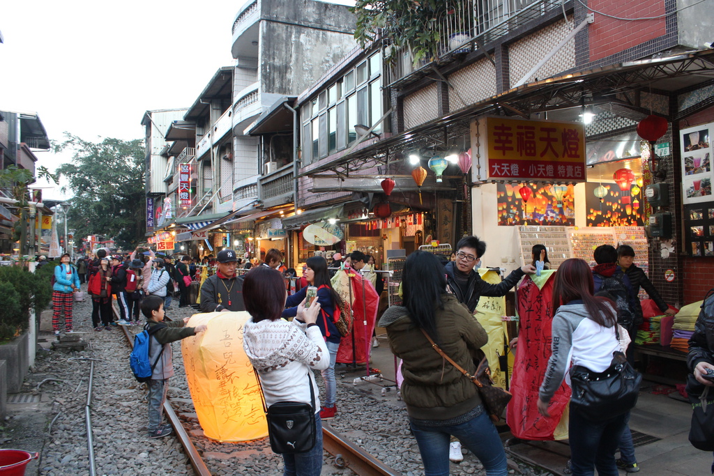 十分車站放天燈  福隆便當  一日遊