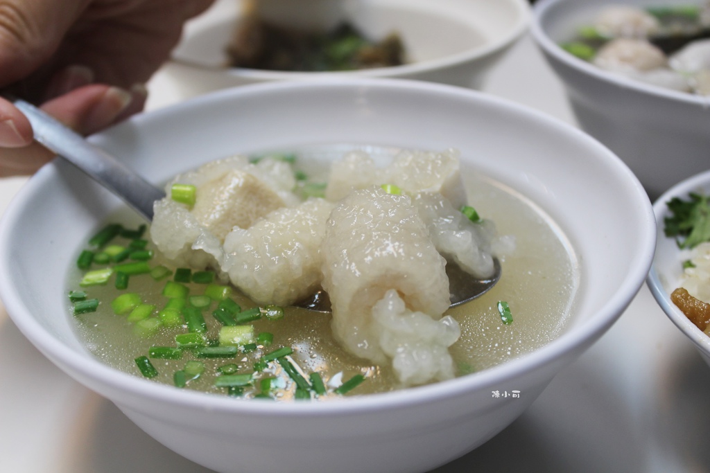 台南美食小吃  永記虱目魚丸，吃早餐要抽號碼牌  台南早餐  魚腸魚皮  台南有名小吃 