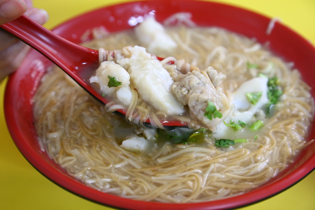 【三重美食小吃】好吃蚵仔麵線，新北市三重區碧華宮附近的「珍好味麵線」(近溪尾街)